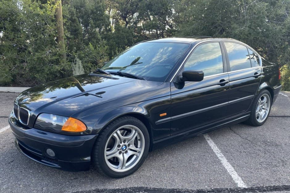 2001 BMW E46 3-Series Sedan sold for $9,800