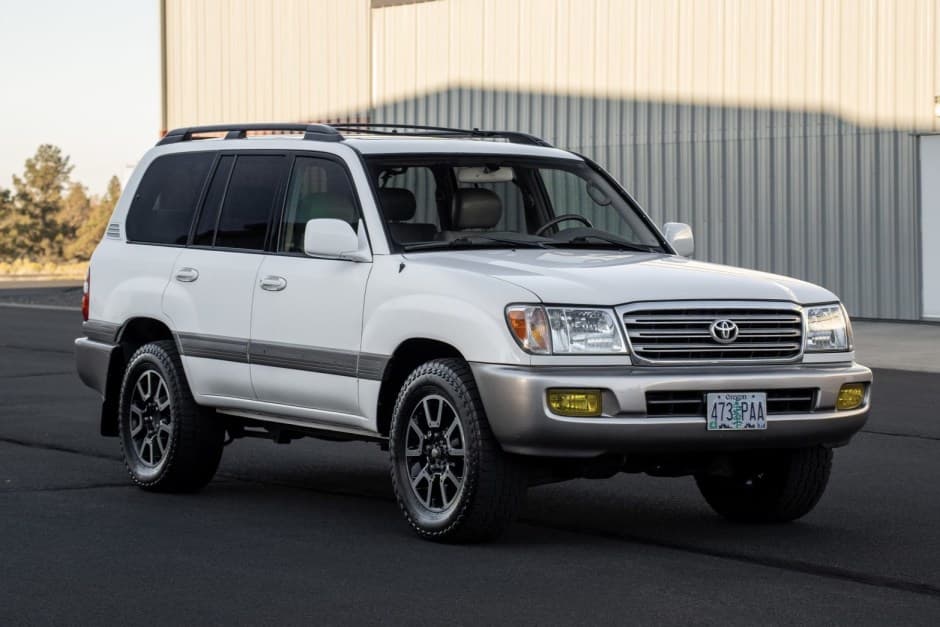 2004 Toyota Land Cruiser 100-Series sold for $17,250