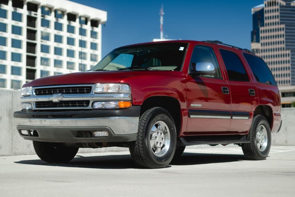 2002 Chevrolet Tahoe GMT800 sold for $9,200