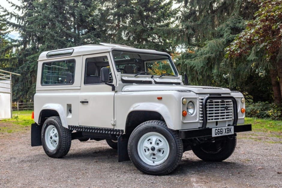 1988 Land Rover 90 / Defender 90 (Euro Spec) sold for $22,000