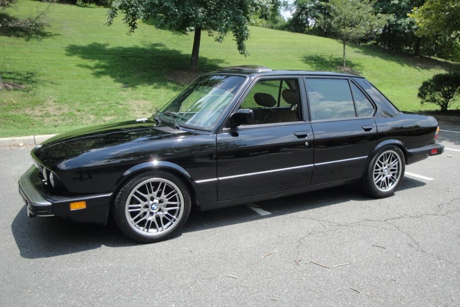 1988 BMW E28 5-Series sold for $35,000