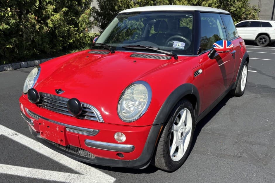 2003 Mini R50 Cooper sold for $4,000