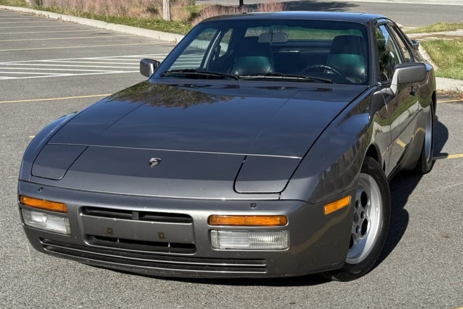 1986 Porsche 944 Turbo sold for $19,250