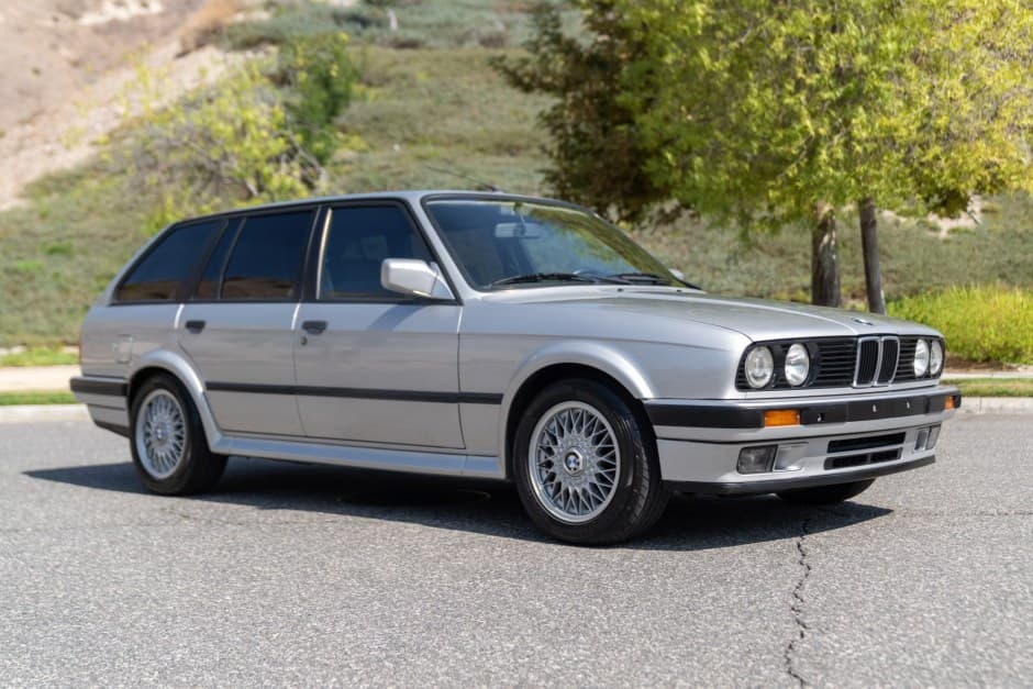 1991 BMW E30 3-Series Touring sold for $26,325
