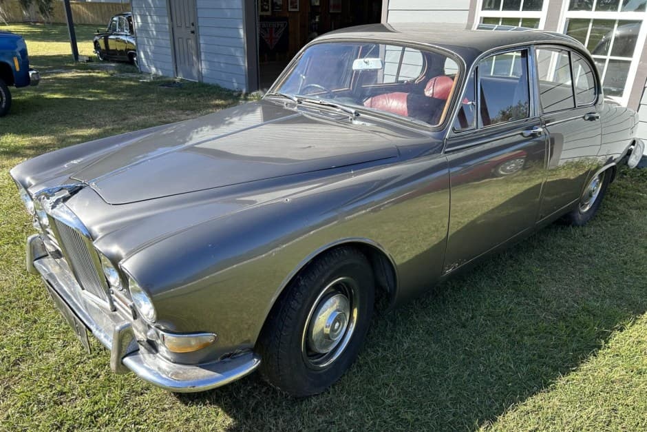 1967 Jaguar 420 sold for $2,000