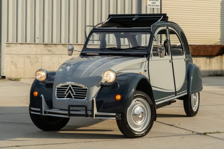 1988 Citroen 2CV sold for $20,755