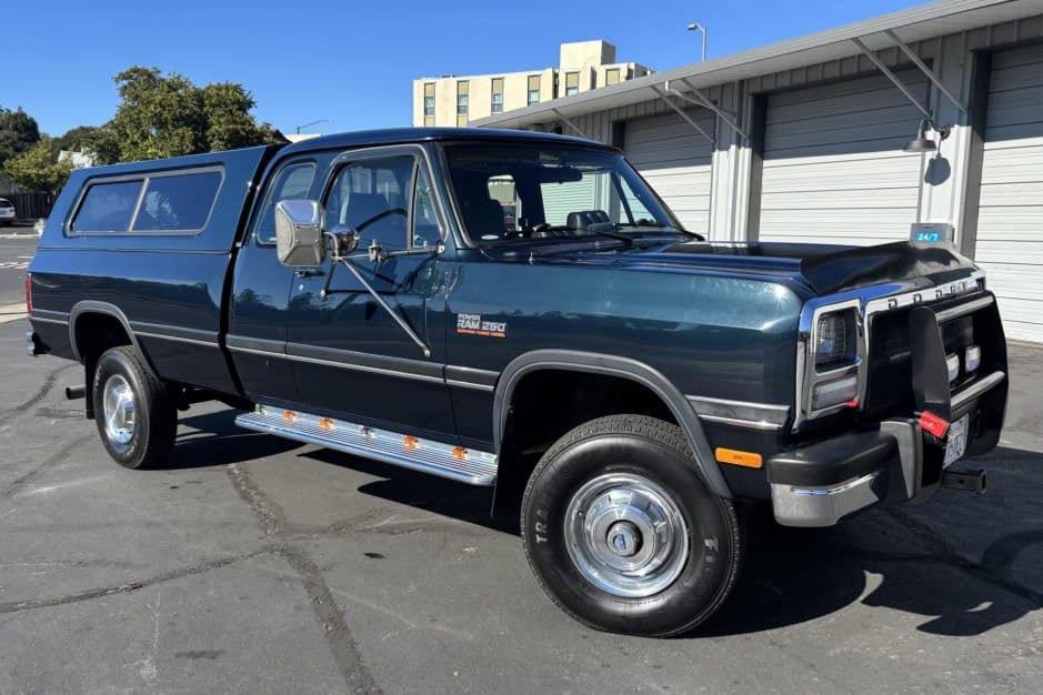 1992 Dodge Ram (1981-1993) sold for $21,234