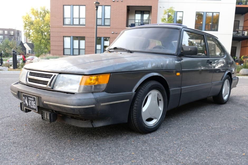 1987 Saab 900 sold for $1,900