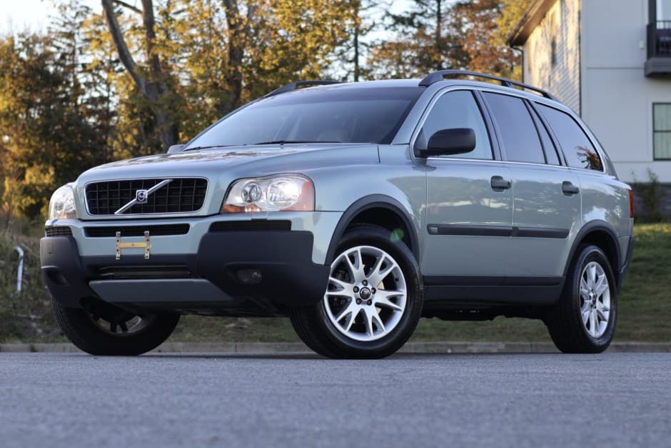 2004 Volvo XC90 sold for $9,100