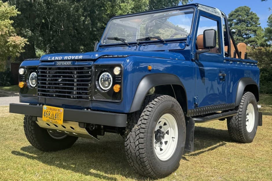 1997 Land Rover 90 / Defender 90 (Euro Spec) sold for $51,500