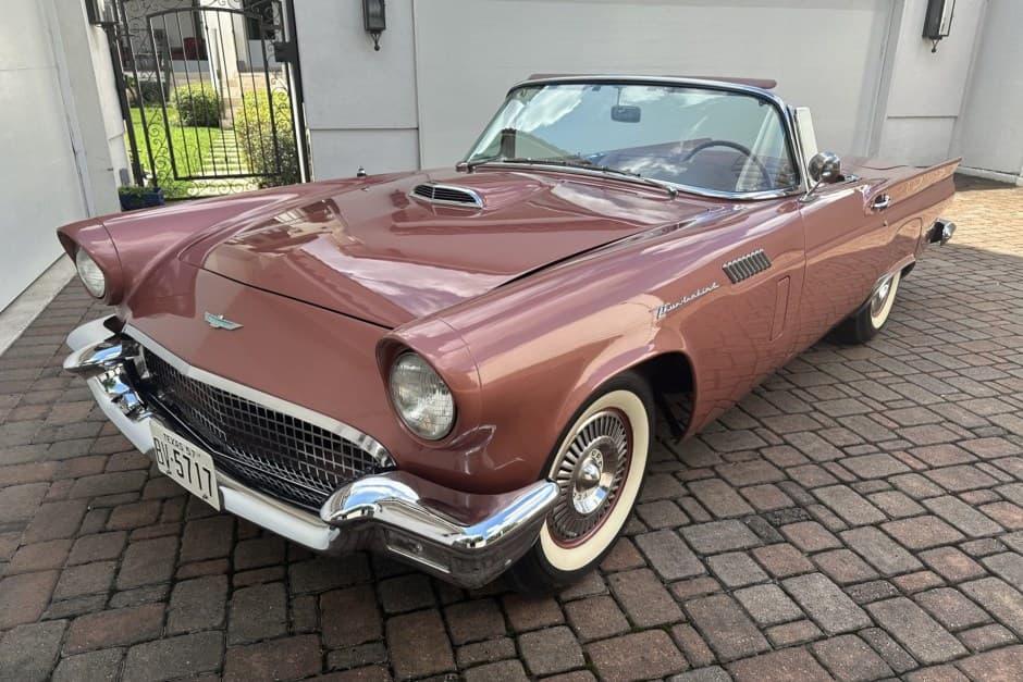 1957 Ford Thunderbird (1955-1957) sold for $21,500