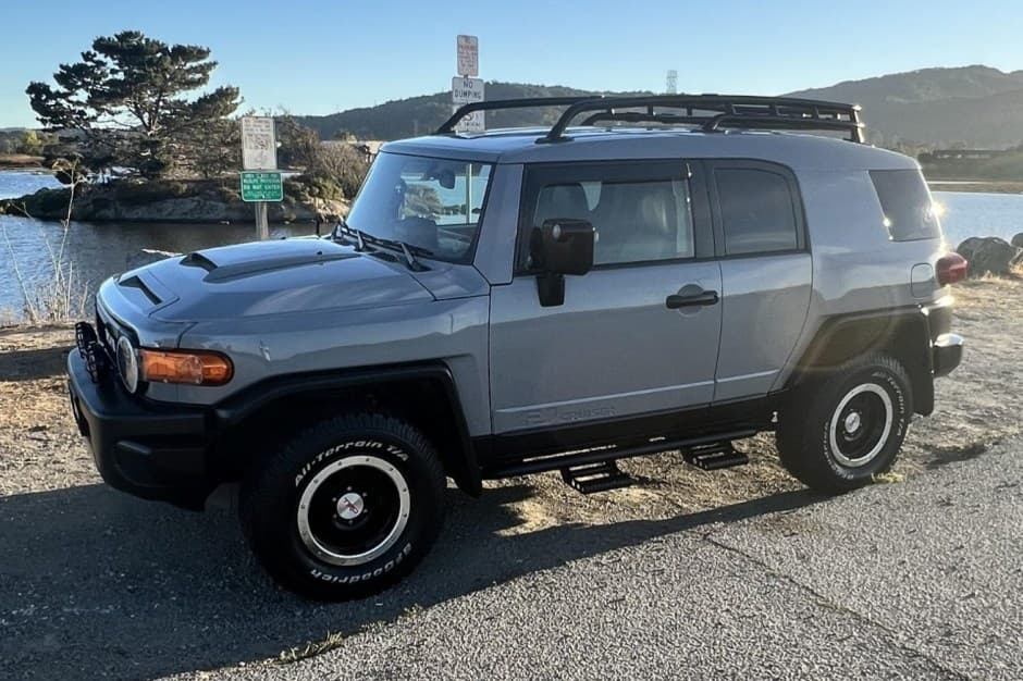 2013 Toyota FJ Cruiser sold for $39,250