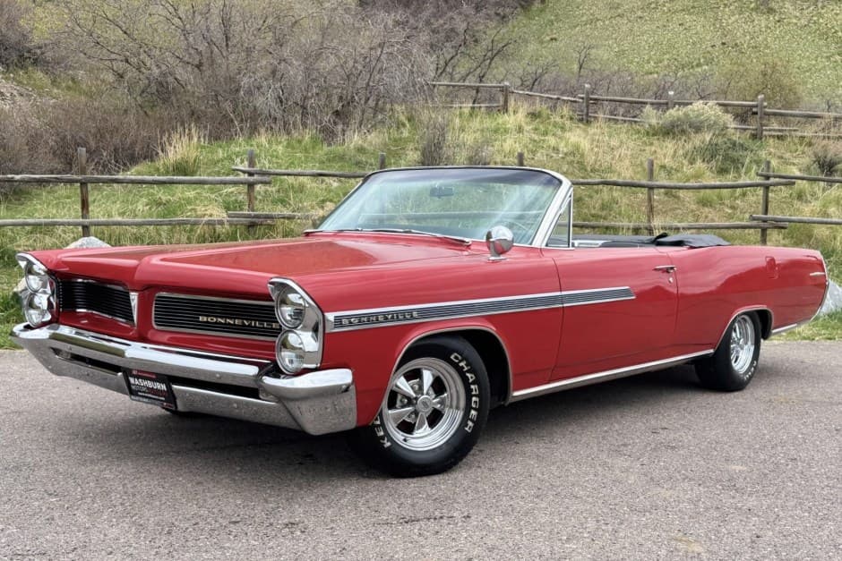 1963 Pontiac Bonneville sold for $15,150