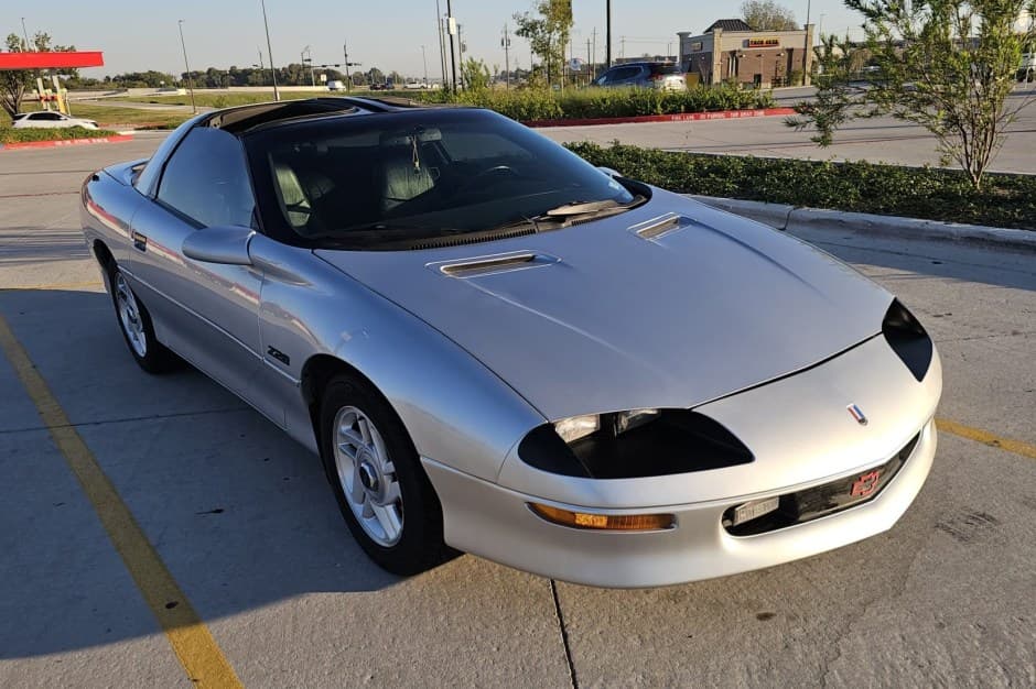 1996 Chevrolet Camaro 4th Generation 1993-2002 sold for $7,600