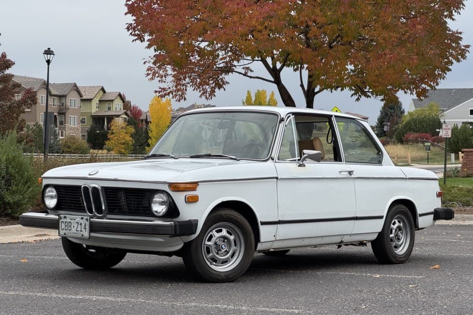 1976 BMW 2002 sold for $6,402