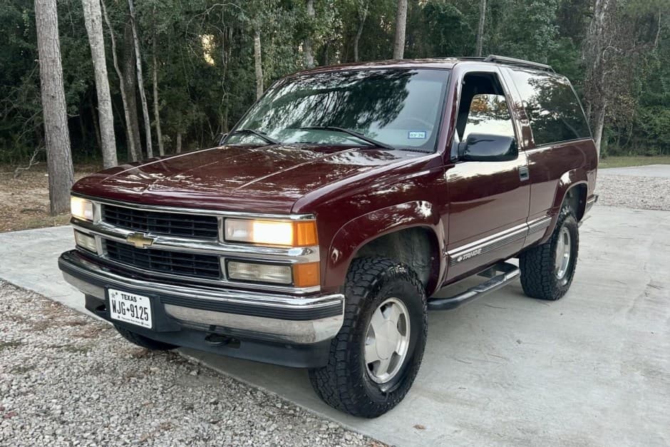 1998 Chevrolet Tahoe GMT400 sold for $15,000