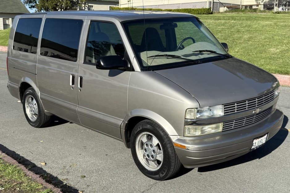 2003 Chevrolet Astro sold for $13,500