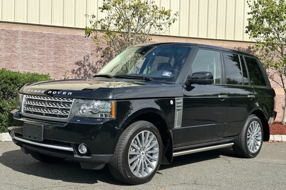 2011 Land Rover Range Rover L322 sold for $31,500