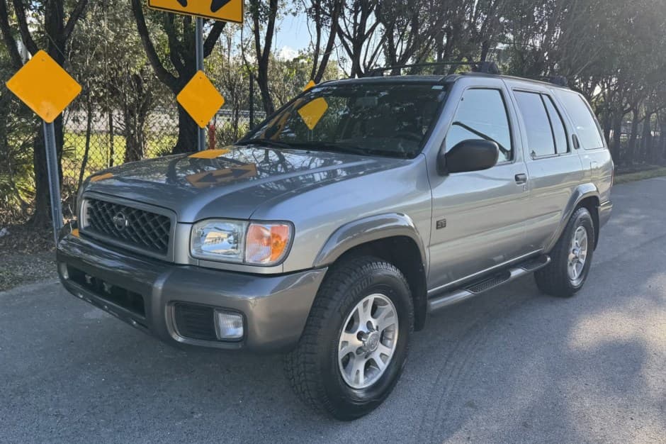 1999 Nissan Pathfinder sold for $7,001