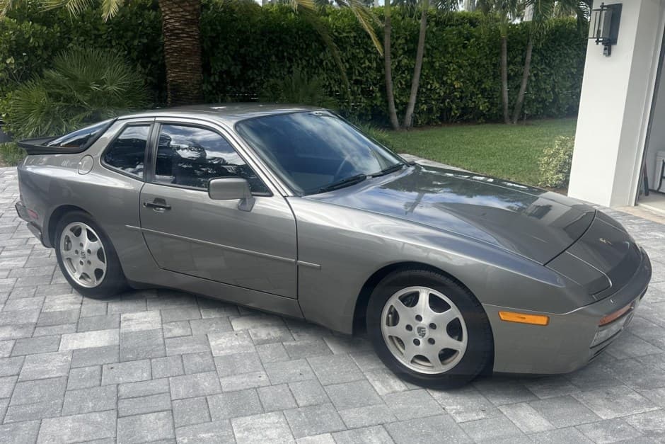 1989 Porsche 944 Turbo sold for $61,000