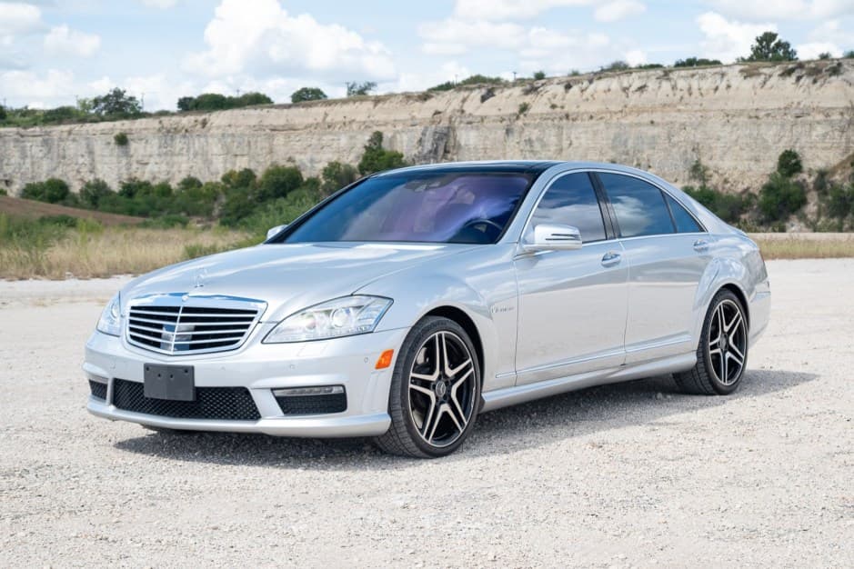 2012 Mercedes-Benz W221 S-Class sold for $16,000