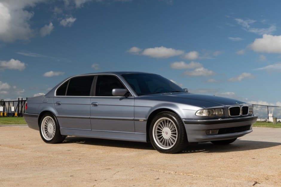 2001 BMW E38 7-Series sold for $9,000