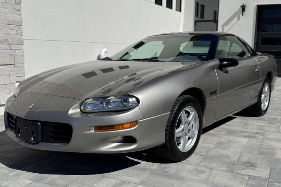 1999 Chevrolet Camaro 4th Generation 1993-2002 sold for $15,822
