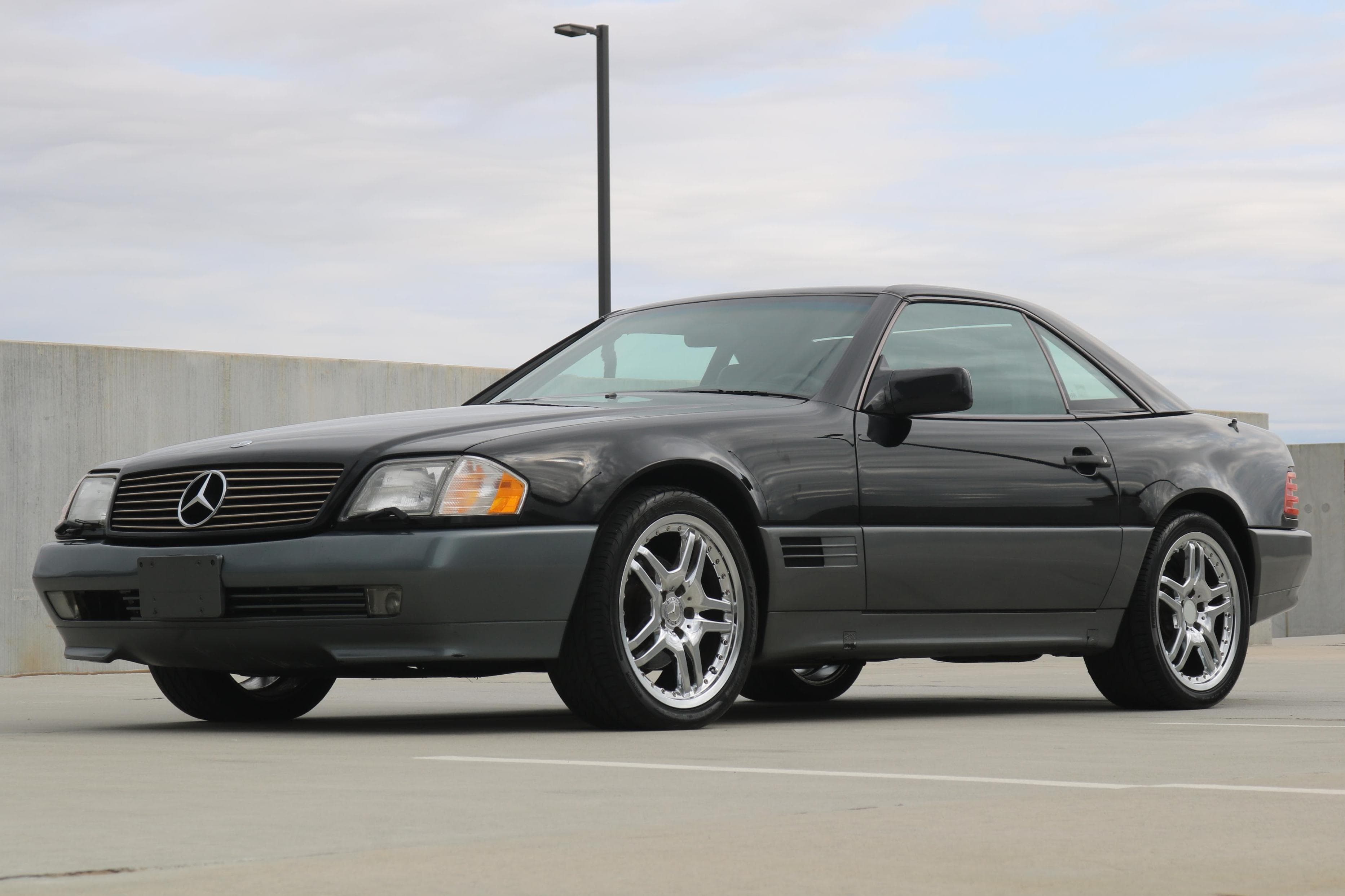 1995 Mercedes-Benz R129 SL sold for $8,069