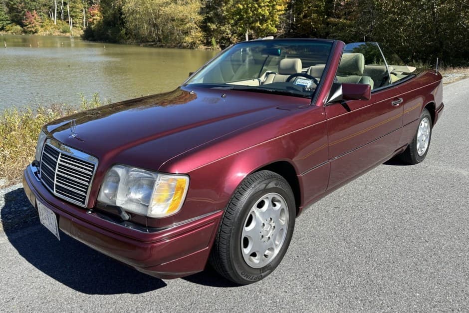 1995 Mercedes-Benz W124 E-Class sold for $14,000