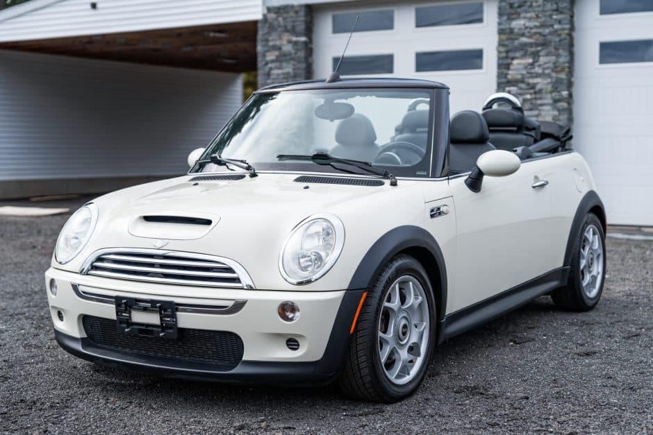 2008 Mini R52 Cooper Convertible sold for $5,850