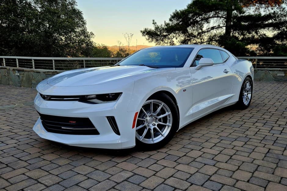 2017 Chevrolet Camaro 6th Generation 2016-2024 sold for $9,200