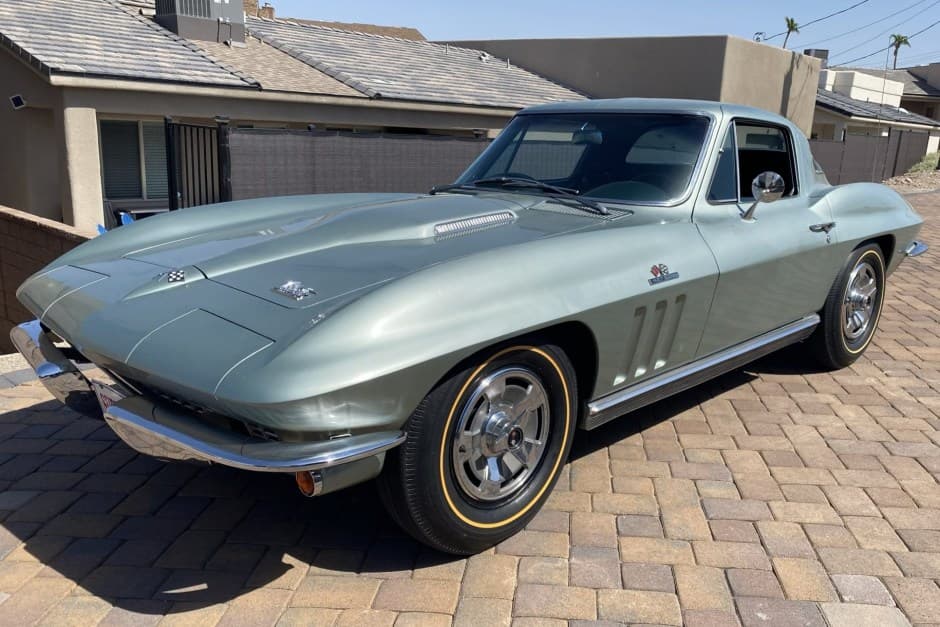 1966 Chevrolet Corvette C2 sold for $125,000