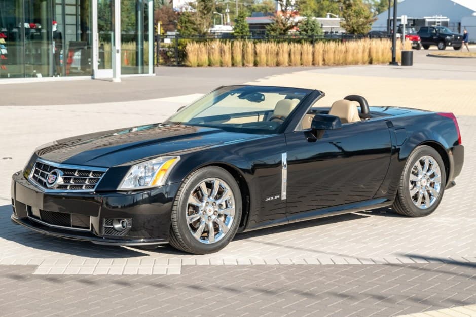 2009 Cadillac XLR sold for $30,250
