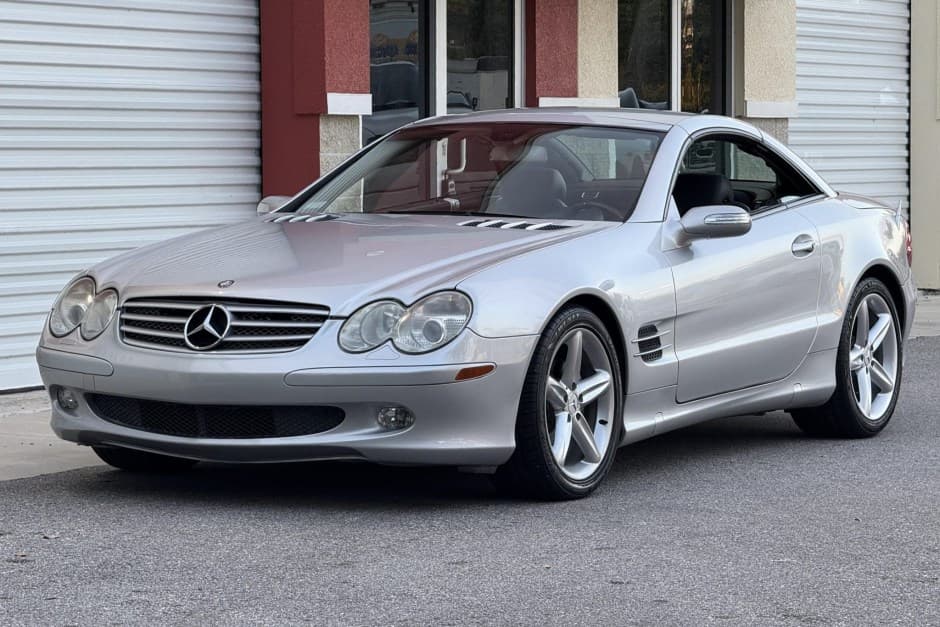 2005 Mercedes-Benz R230 SL sold for $9,425