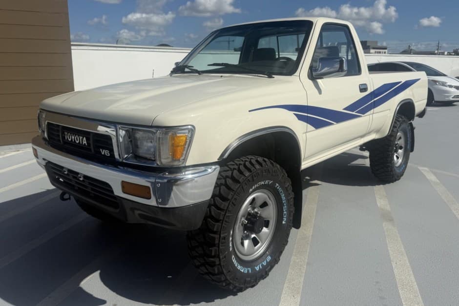 1989 Toyota Pickup (N80/90/100/110 1989-1997) sold for $14,500