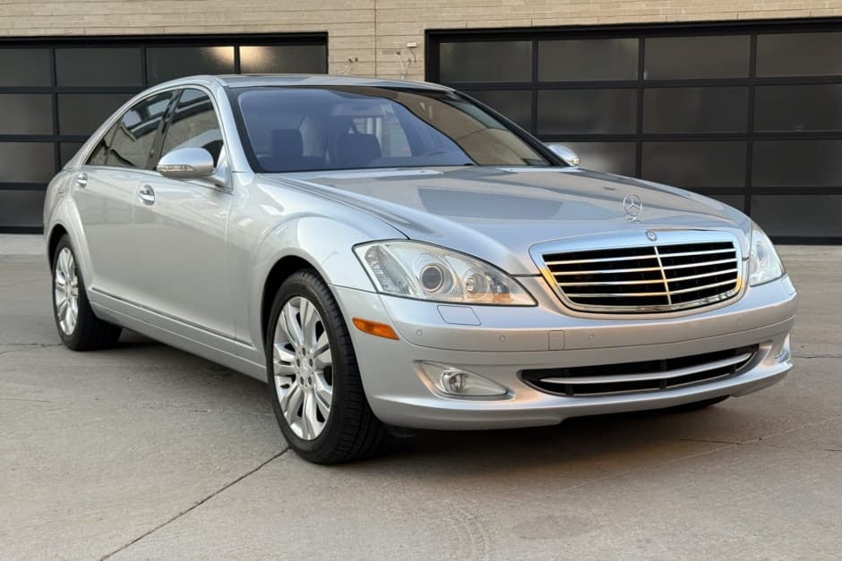 2009 Mercedes-Benz W221 S-Class sold for $16,300