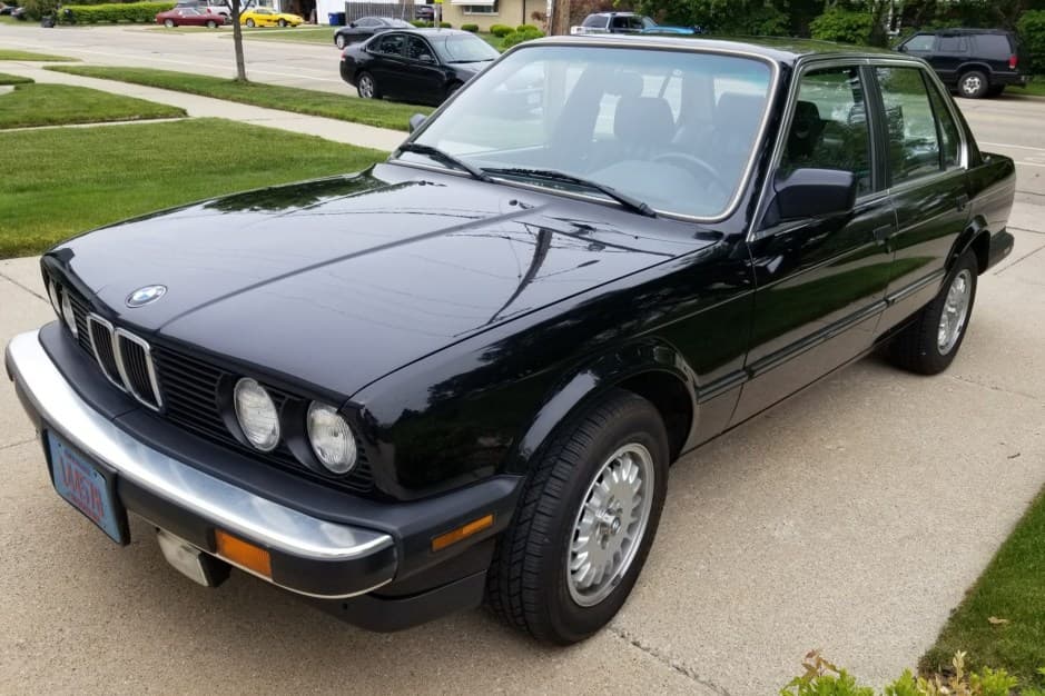 1986 BMW E30 3-Series Sedan sold for $8,750