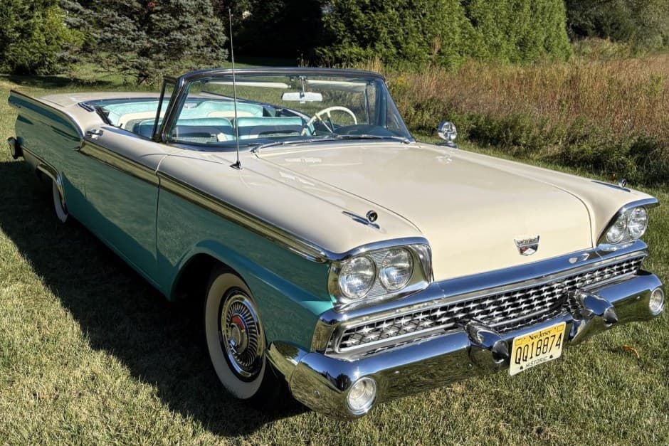 1959 Ford Fairlane sold for $22,250