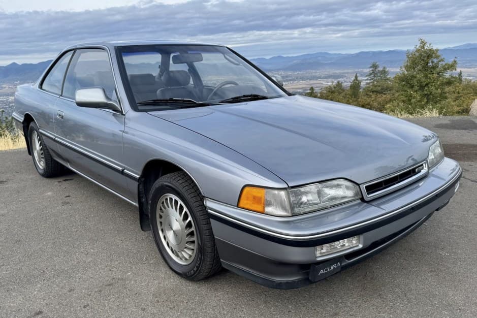 1990 Acura Legend sold for $7,800