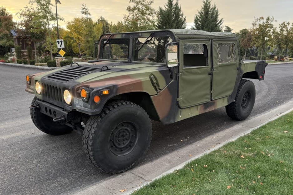 1987 Hummer HMMWV/Humvee sold for $11,000