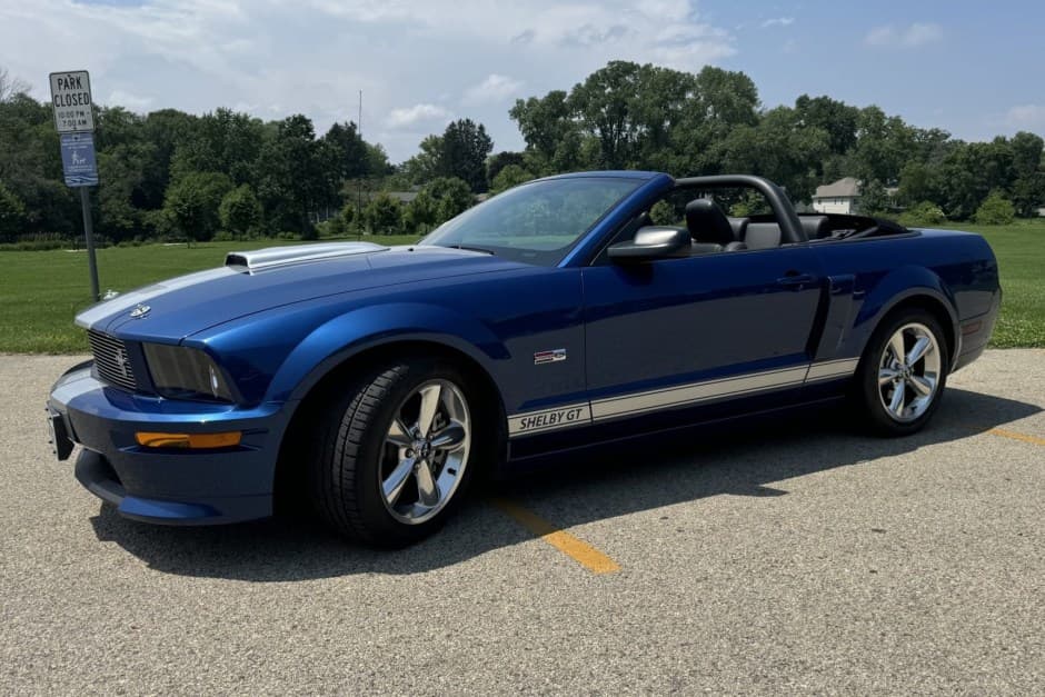2008 Ford S197 Shelby Mustang sold for $25,000