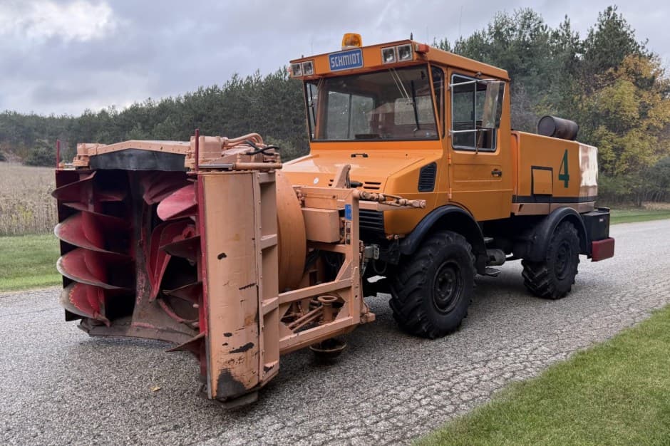1984 Mercedes-Benz Unimog sold for $23,250