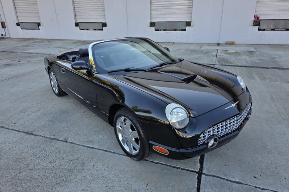 2002 Ford Thunderbird (2002-2005) sold for $10,000
