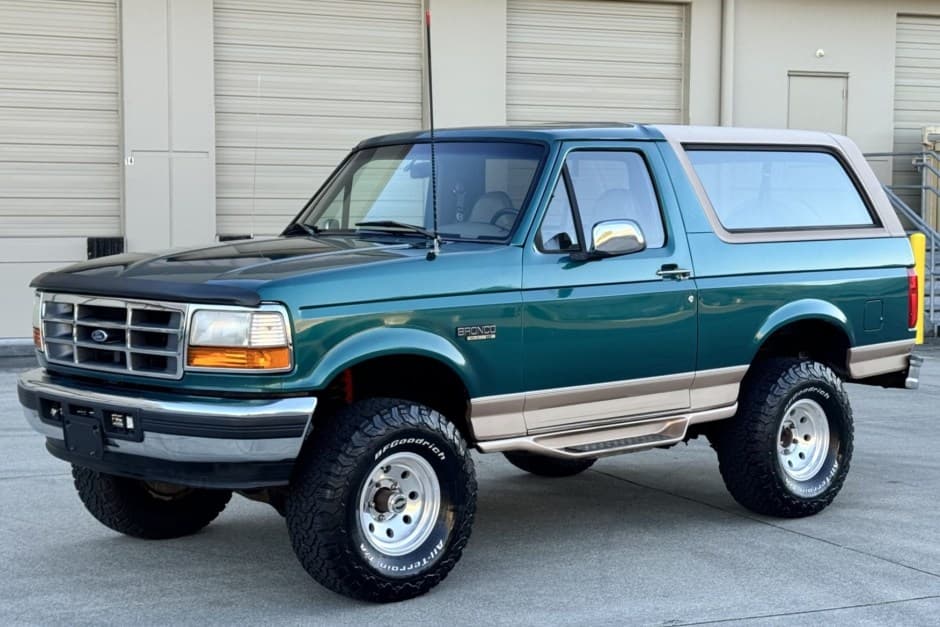 1996 Ford Bronco 4th-5th Generations 1987-1996 sold for $22,500