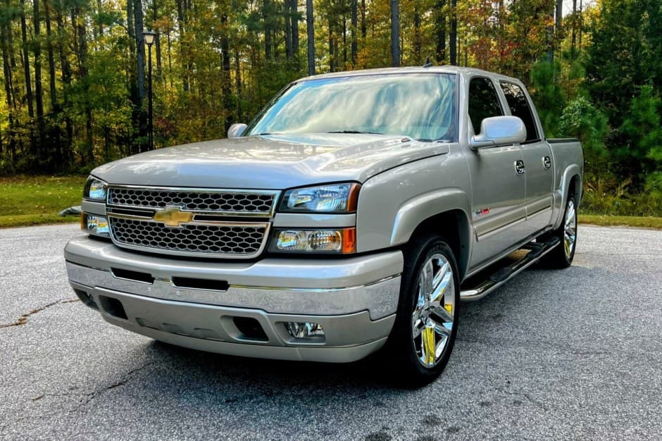 2006 Chevrolet Silverado GMT800 (1999-2007) sold for $33,250