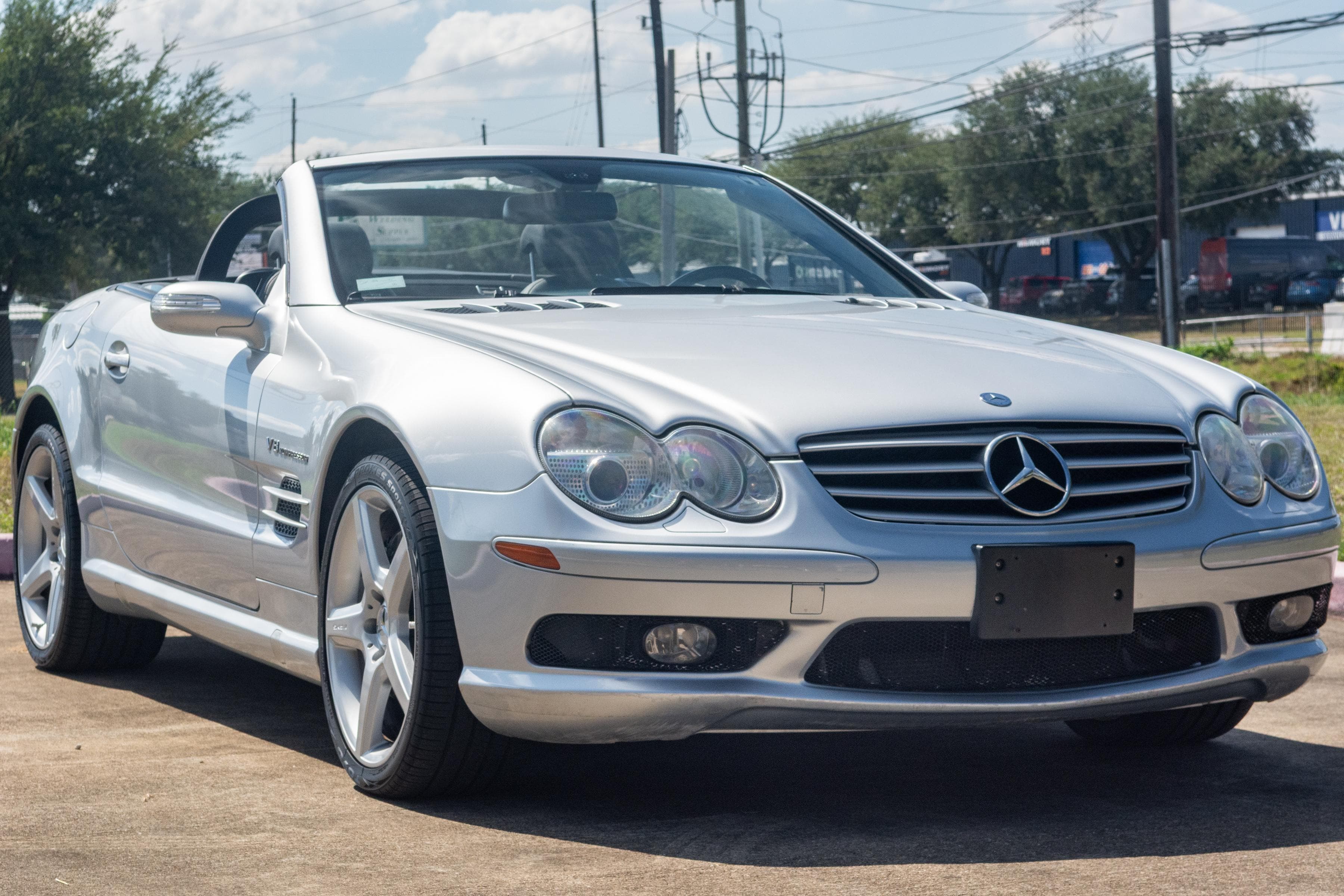 2006 Mercedes-Benz R230 SL sold for $13,000