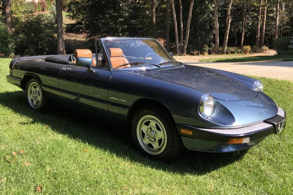 1986 Alfa Romeo 105/115 Spider Series 3 sold for $10,250