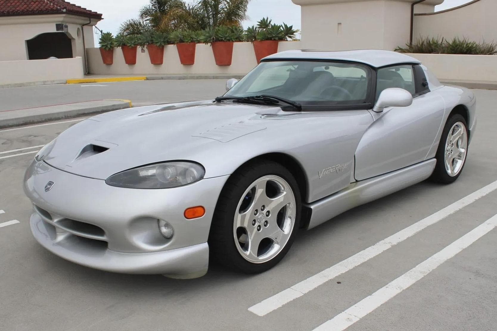 1999 Dodge Viper sold for $35,500