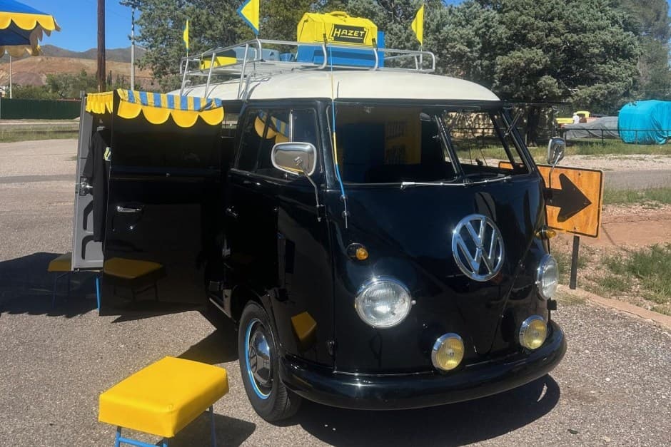 1959 Volkswagen Split-Window Bus sold for $25,500