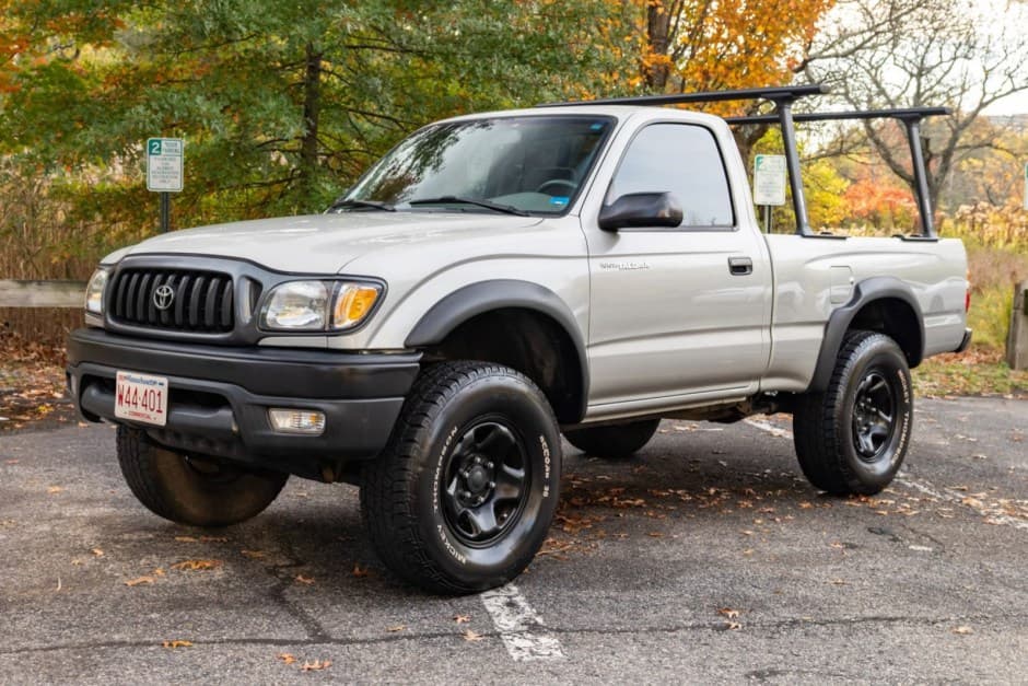 2004 Toyota Tacoma (N1X0 1995-2005) sold for $16,000